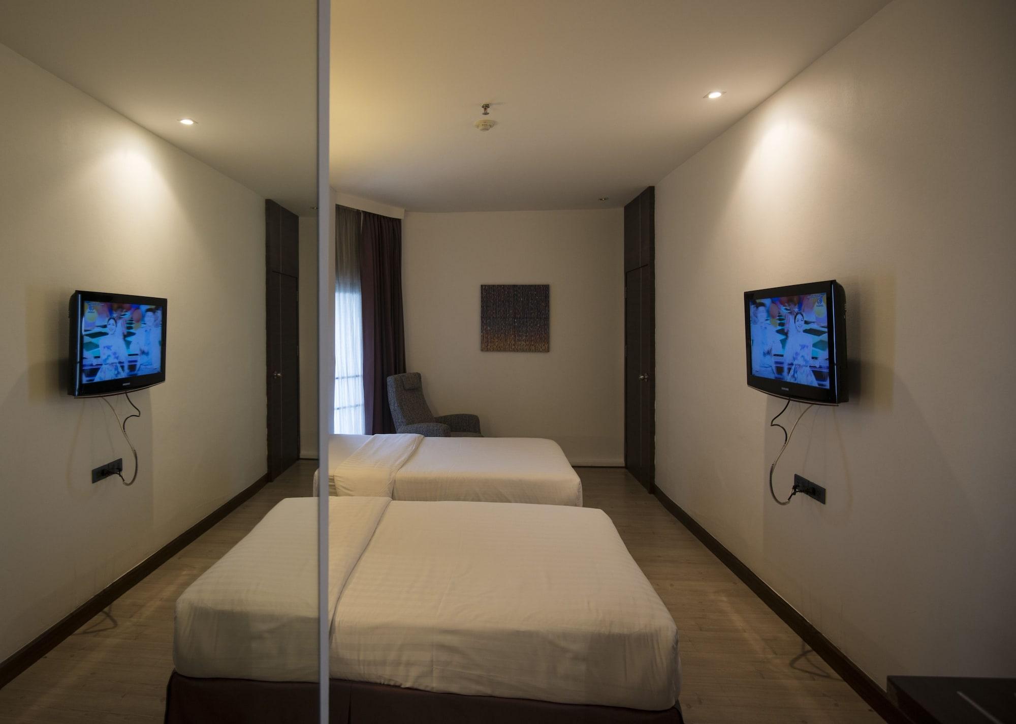 Sukhumvit Suites Hotel Бангкок Екстер'єр фото