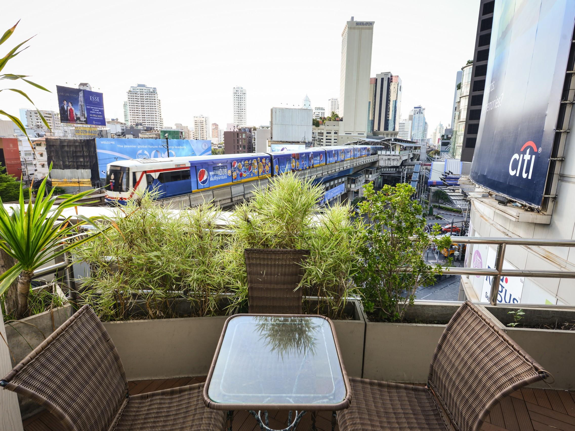 Sukhumvit Suites Hotel Бангкок Екстер'єр фото