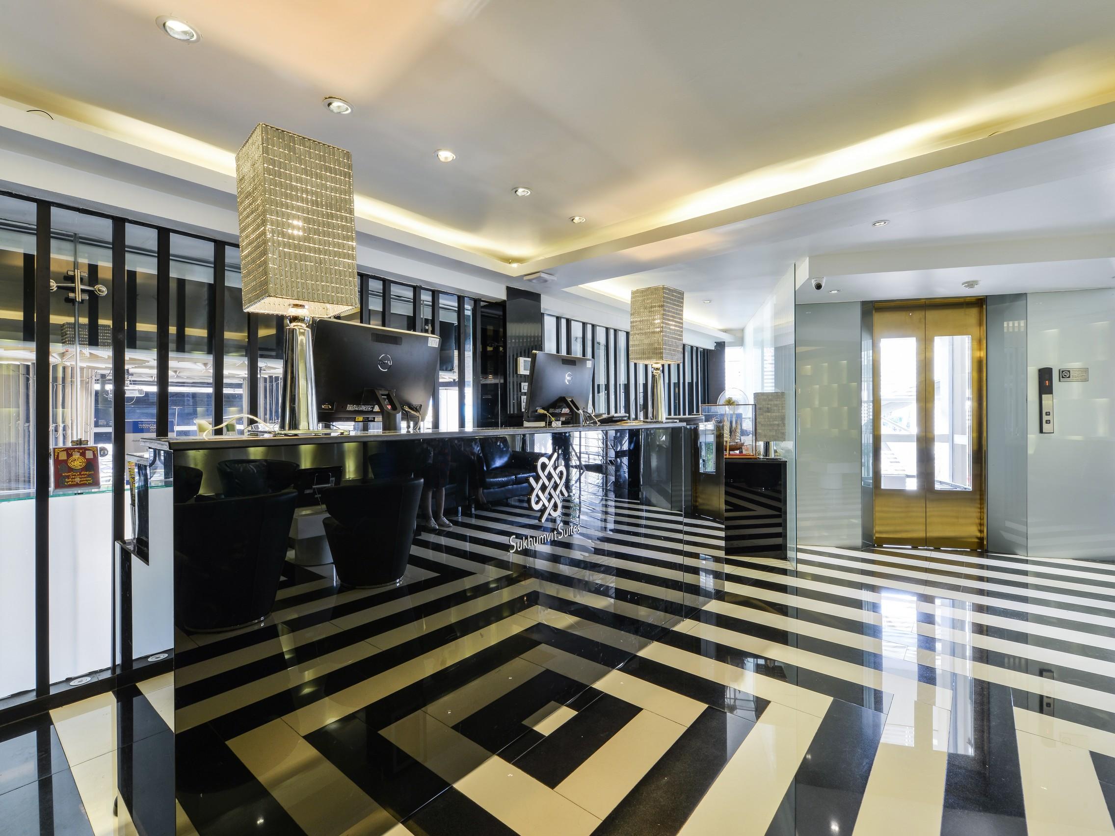 Sukhumvit Suites Hotel Бангкок Екстер'єр фото