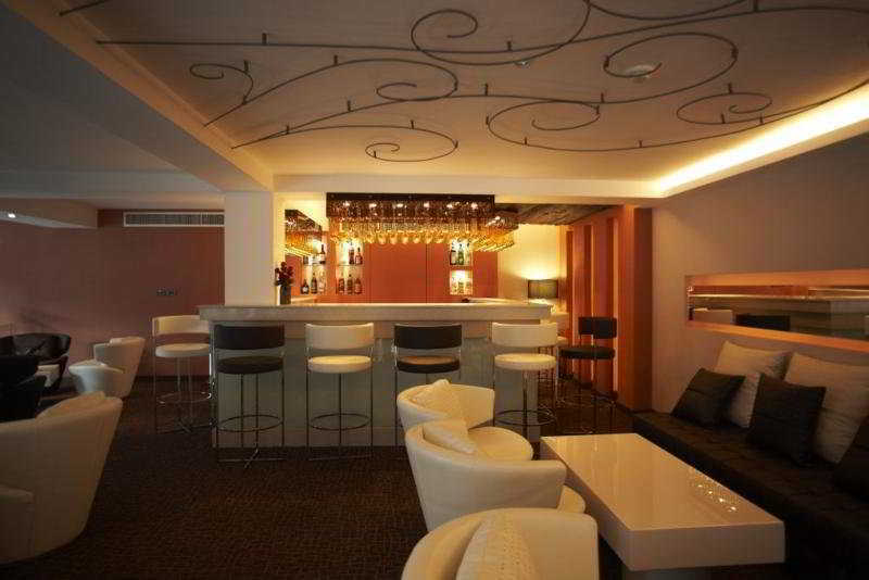Sukhumvit Suites Hotel Бангкок Екстер'єр фото
