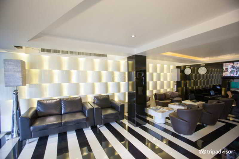 Sukhumvit Suites Hotel Бангкок Екстер'єр фото