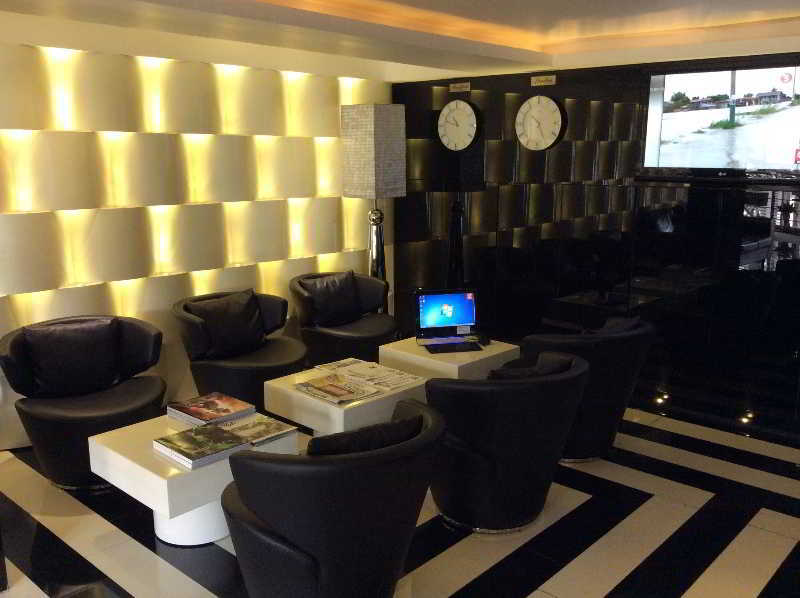 Sukhumvit Suites Hotel Бангкок Екстер'єр фото